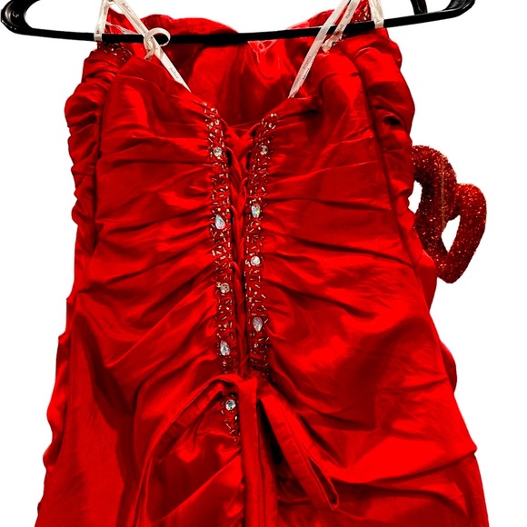 Juliet Red formal Prom, Ball Room Gown with sequins Size XS - Picture 1 of 16